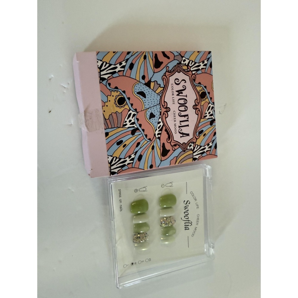 Swooflia Press On Nails Set Green Glitter Mixed Design Artificial Manicure Kit